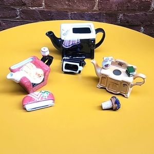 Set of 3 collectibles vintage Porcelain Tea Pots